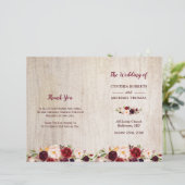 Rustic Wood Burgundy Floral vouwde weddenschap (Staand voorkant)