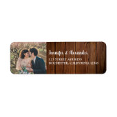 Rustic wood couple monogram name photo etiket (Voorkant)