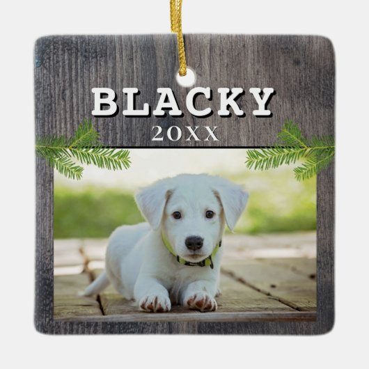 Rustic Wood Dog Pet met kerstcadeautje Keramisch Ornament (Voorkant)