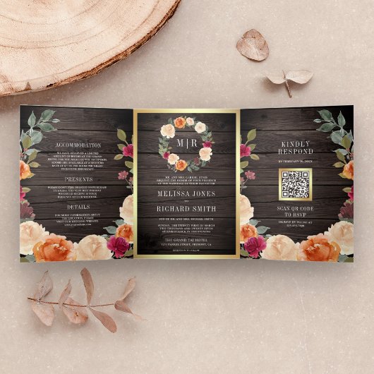 Rustic Wood Earthy Floral Wreath QR Code Weddensch Drieluik Uitnodiging