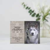 Rustic Wood en Snowflakes Kersthond Foto Briefkaart (Staand voorkant)