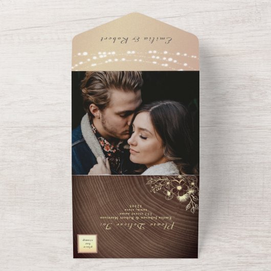 Rustic Wood en String Lights Wedding All In One Uitnodiging (Buitenkant)