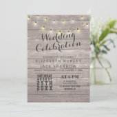 Rustic Wood en String Lights Wedding Invitations Kaart (Staand voorkant)