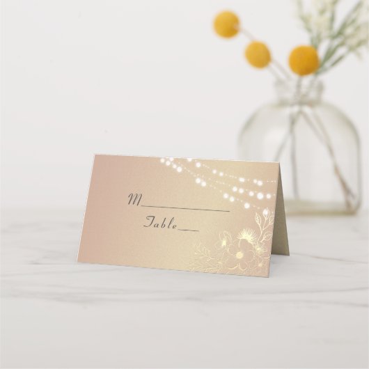 Rustic Wood en String Lights Wedding Plaatskaartje (Voorkant)