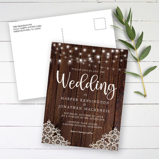 Rustic Wood en String Lights Wedding Uitnodiging Briefkaart