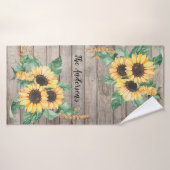 Rustic Wood en zonnebloemen  Badhanddoek (Badhanddoek)