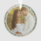 Rustic Wood & Eucalyptus First Christmas Engaged Ornament (achterkant)