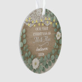 Rustic Wood & Eucalyptus Mr & Mrs Christmas Ornament (voorkant)