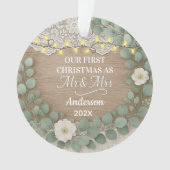 Rustic Wood & Eucalyptus Mr & Mrs Christmas Ornament (voorkant)