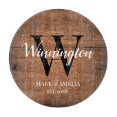 Rustic Wood Familie Naam Monogram Weddenschap Datu Snijplank (Voorkant)