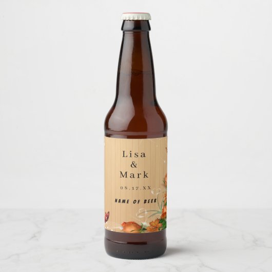 Rustic Wood Floral Butterfly Wedding Bier Etiket (Voorkant)