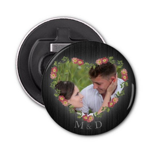 Rustic Wood Floral Heart Foto's en Initialen Button Flesopener (Voorkant)