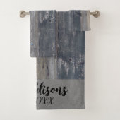 Rustic Wood Gepersonaliseerd Familienaam Bad Handdoek (Insitu)