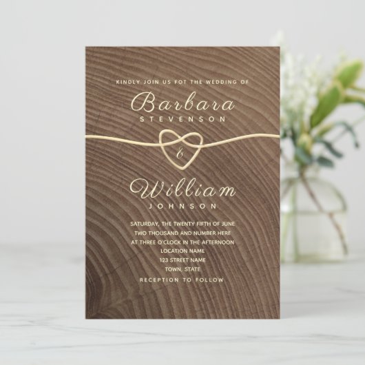 Rustic Wood Gold Calligraphy Wedding Invitation Kaart (Staand voorkant)