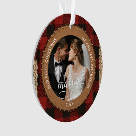 Rustic Wood Grain Plaid First Christmas Married  Ornament (voorkant)