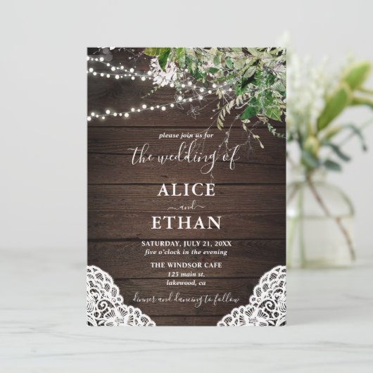 Rustic Wood Greenery bruiloft foto uitnodiging (Staand voorkant)