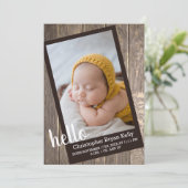 Rustic Wood Hallo geboorte Aankondiging (Staand voorkant)
