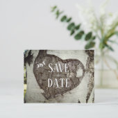 Rustic Wood Heart Photo Save the Date Aankondigingskaart (Staand voorkant)