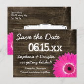 Rustic Wood Hot Pink Daisy Save the Date Briefkaar Aankondigingskaart (Voorkant / Achterkant)