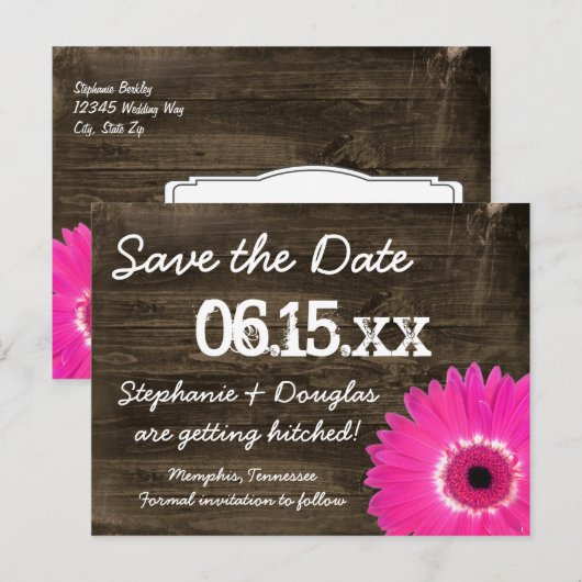 Rustic Wood Hot Pink Daisy Save the Date Briefkaar Aankondigingskaart (Voorkant / Achterkant)