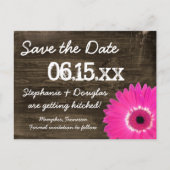 Rustic Wood Hot Pink Daisy Save the Date Briefkaar Aankondigingskaart (Voorkant)