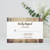 Rustic Wood jij en ik Wedding RSVP (Staand voorkant)