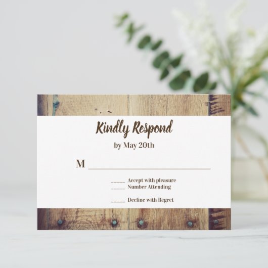Rustic Wood jij en ik Wedding RSVP (Staand voorkant)