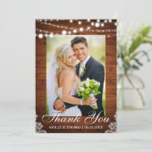Rustic Wood Lights Lace Wedding Foto Dank je Bedankkaart (Staand voorkant)
