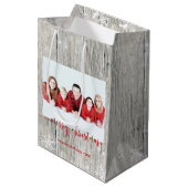 Rustic Wood Merry kerstfoto Middelgrote cadeau Medium Cadeauzakje (Voorkant Gekanteld)