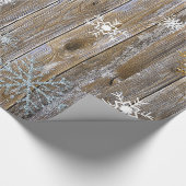 Rustic Wood met blauw en gouden Snowflakes Christm Cadeaupapier (Hoek)