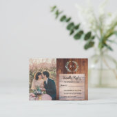 Rustic wood monogram photo Wedding budget RSVP Informatiekaartje (Staand voorkant)