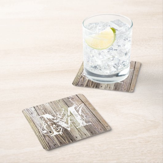 Rustic Wood Monogrammed Onderzetters (Insitu)