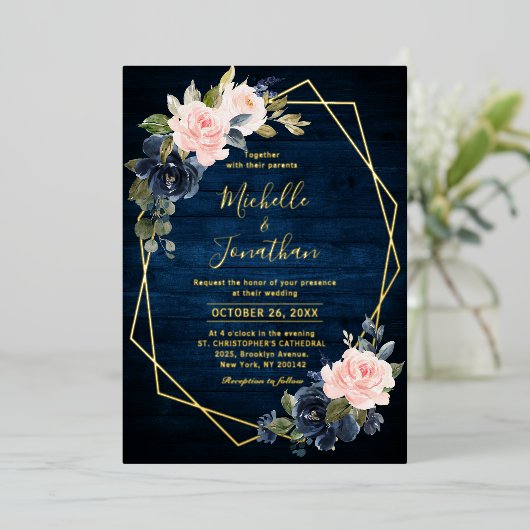 Rustic Wood Navy Blue Blush Pink Geometric Wedding Folie Uitnodiging (Staand Voorkant)