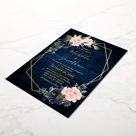 Rustic Wood Navy Blue Blush Pink Geometric Wedding Folie Uitnodiging (Gedraaid)
