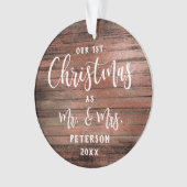Rustic wood onze eerste kerstmis als Mr & Mrs. fot Ornament (voorkant)