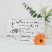 Rustic Wood Oranje Gerber Daisy Wedding RSVP-kaart RSVP Kaartje (Staand voorkant)