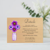 Rustic Wood Paars Floral Mason Jar Wedding Detail Informatiekaartje (Staand voorkant)