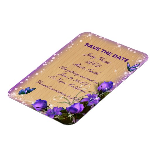 Rustic Wood Paarse Floral Wedding Save the Date Magneet (Linkerzijde)