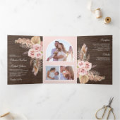 Rustic Wood Pampas Grass Dusty Pink Roses Wedding Drieluik Uitnodiging (Binnen)