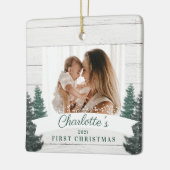 Rustic Wood Pine Trees Baby eerste kerstfoto Keramisch Ornament (Links)