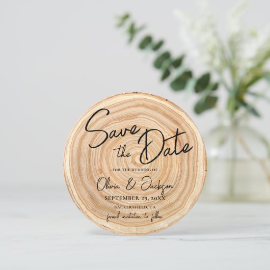 Rustic Wood QR Code Wedding Save the Date Kaart (Staand voorkant)