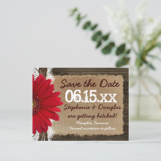 Rustic Wood Red Daisy Save the Date Briefkaarten (Staand voorkant)