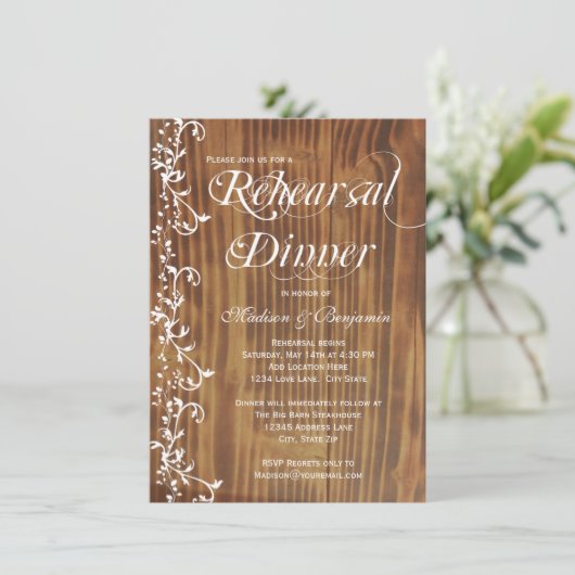 Rustic Wood Rehearsal Dinner Invitations Kaart (Staand voorkant)