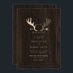 Rustic Wood Roos Gold Antlers Arrow Wedding Kaart<br><div class="desc">Nodig vrienden en familie uit voor uw elegante landelijke bruiloft met de unieke Rustieke Houten Roos Gouden Antlers Pijl bruiloft uitnodigingen. Dit warme ontwerp, vooral ideaal voor een herfst- of winterbruiloft, heeft een bedrukte donkerhouten achtergrond met een rijke korrel. Ook een chique illustratie van gewei in roos gouden textuur met...</div>