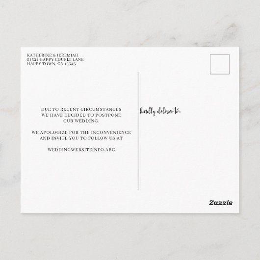 Rustic Wood Script Huwelijk Uitstel Briefkaart (Achterkant)