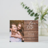 Rustic Wood Script Photo Weddenschap Save the Date Briefkaart (Staand voorkant)