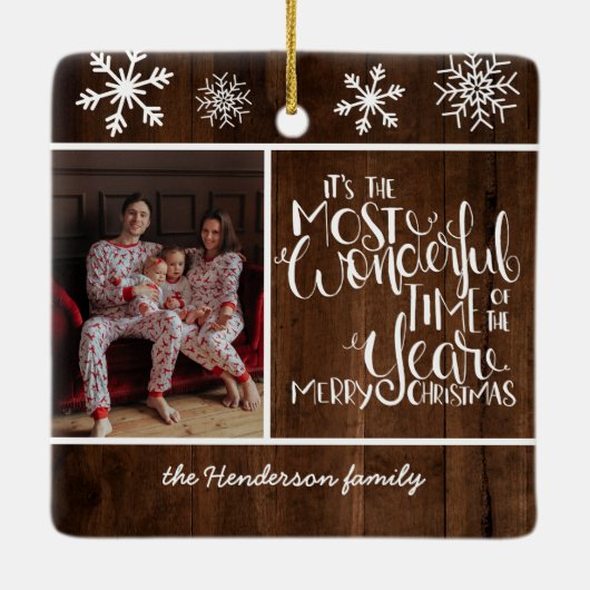 Rustic Wood Snowflake Geweldige tijd Keramisch Ornament (Achterkant)