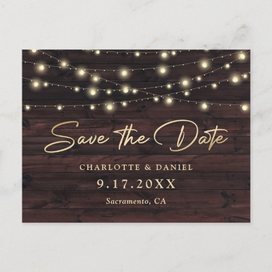 Rustic Wood String Lights Elegant Script Wedding Aankondigingskaart (Voorkant)