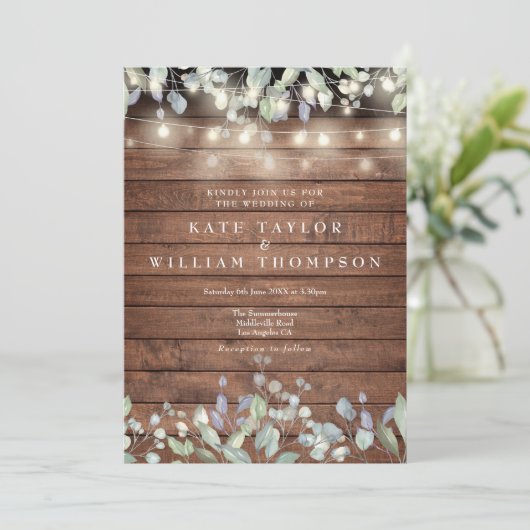 Rustic Wood String Lights Greenery Floral Wedding Kaart (Staand voorkant)