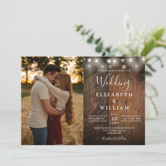 Rustic Wood String Lights Photo QR code Wedding Kaart (Staand voorkant)